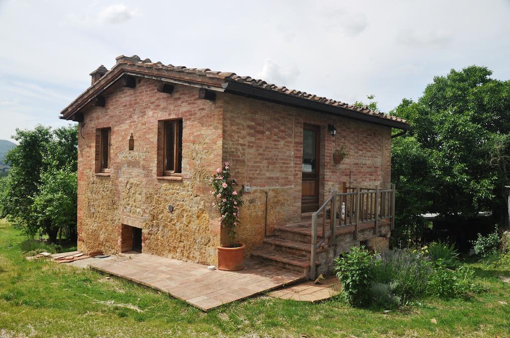 Agriturismo Colombino Siena Exterior photo